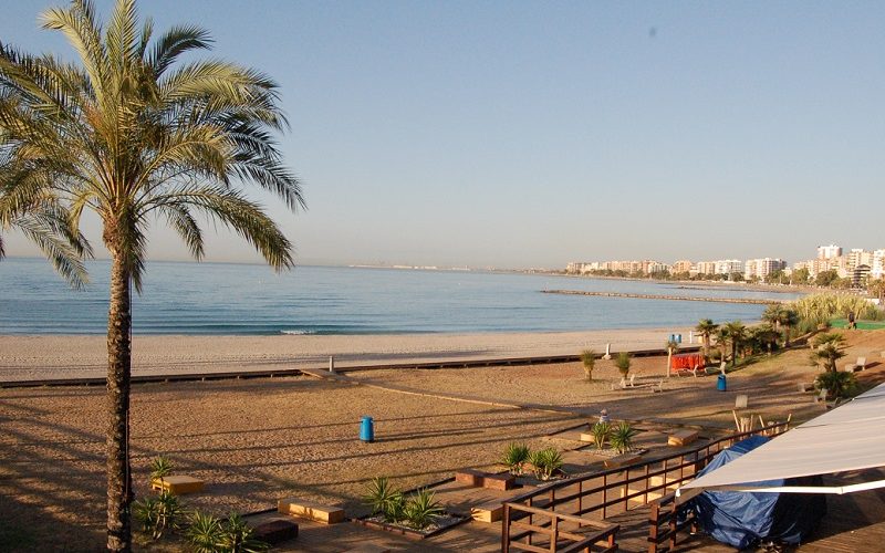 Disfruta de la playa de Benicassim con estos hoteles que aceptan perros