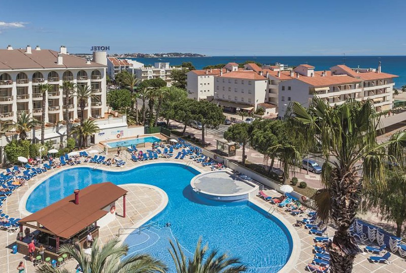 Hotel que admite perros en la playa de Cambrills donde ademas puedes disfrutar de piscina exterior