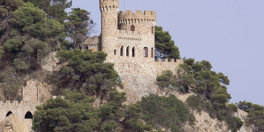 Foto del castillo d´en Plaja en Lloret de Mar. Ciudad ideal para disfrutar con tu perro.