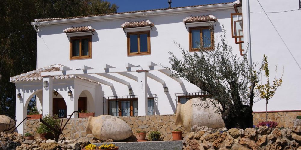 Hoteles que aceptan mascotas en Andalucía ideales para ir de vacaciones y disfrutar de la naturaleza