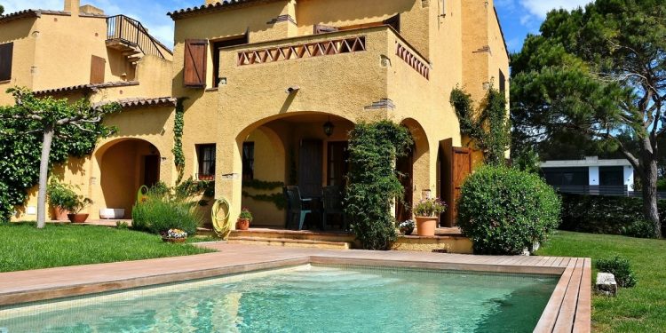 Villas que admiten mascotas en L'Estartit que son ideales para disfrutar de la playa y el verano con tu perro